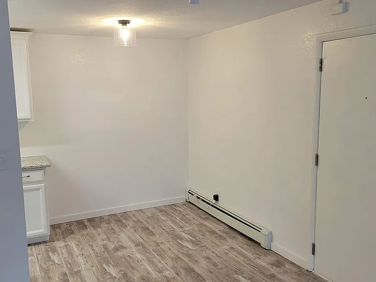 1300 Golden Cir #102 — Photo 2