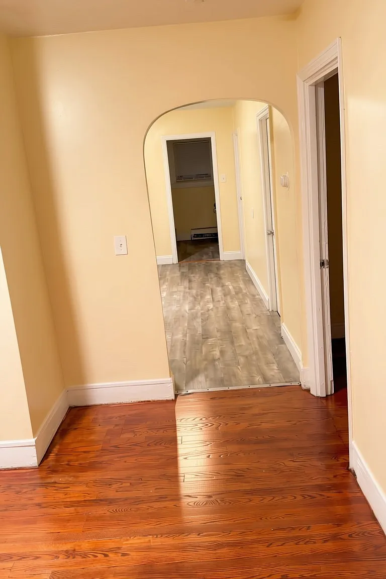 3 bed, 1000 sqft, $1,900 — Photo 3