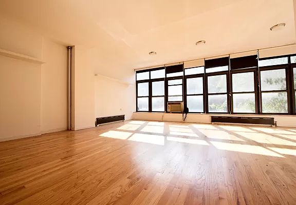 5th image of 156 Allen St #1L