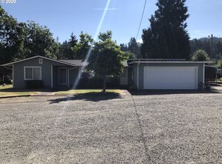 909 Johnson Ave, Cottage Grove, OR 97424