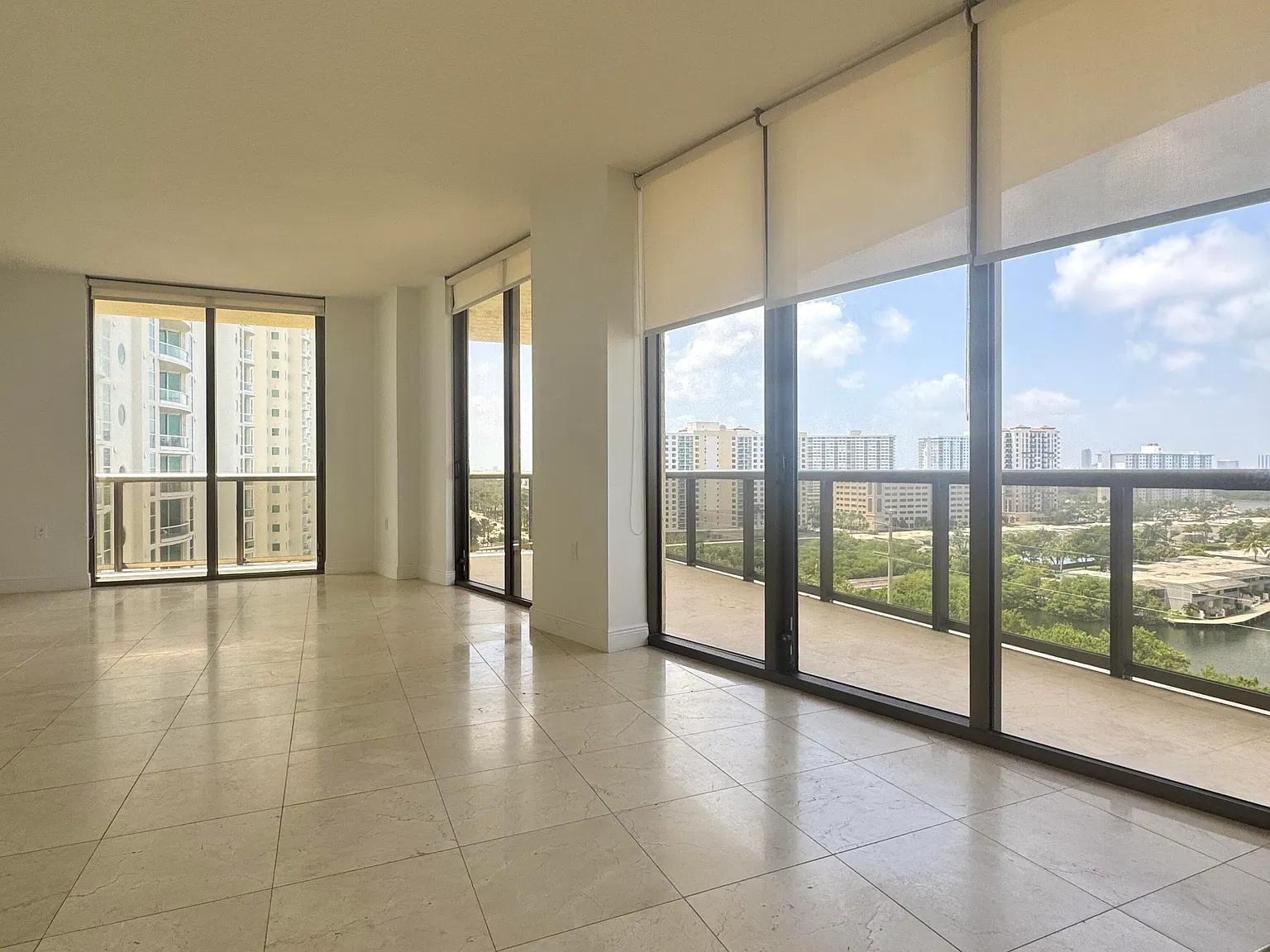16275 Collins Ave — Photo 3