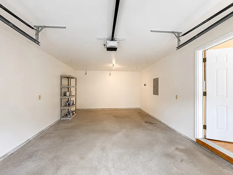 8 Pebble Ln — Photo 37