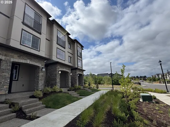 13980 SW River Terrace Blvd, Tigard, OR 97223