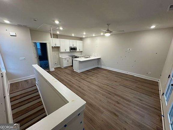 3rd image of 1407 Cozy Cir SE #329