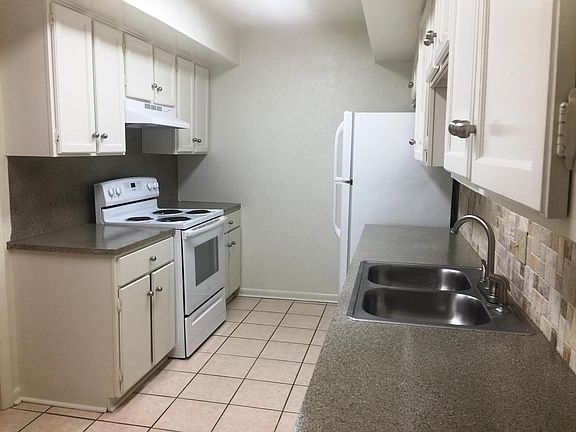 5th image of 4421 Aberdeen Dr