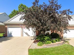 1505 Williamsburg Dr, Manhattan, KS 66502