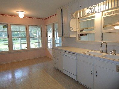 3rd image of 271 Grandview Ave