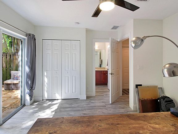 4th image of 738 SE 12th Ct #738