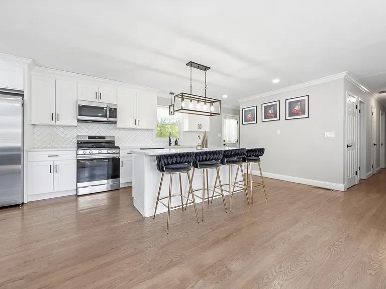 130 Deramo Pl — Photo 2