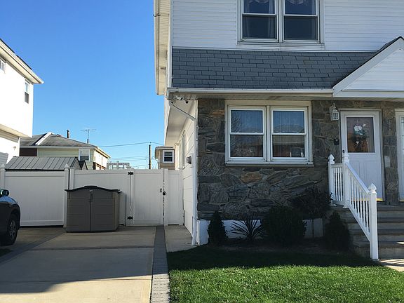 2nd image of 135 Crossfield Ave