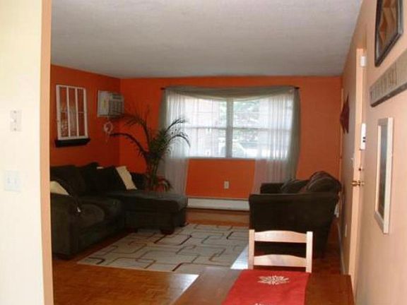 3rd image of 60 Washington Park Dr APT 8