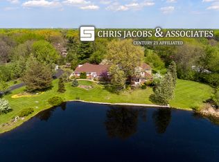 393 Plymouth Dr, Inverness, IL 60067