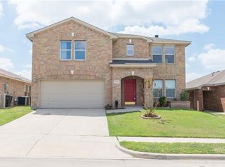 3913 Mantis St, Fort Worth, TX 76106
