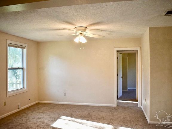 2nd image of 206 Hermey Ave