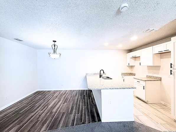 10527 Perrin Beitel Rd #D207, San Antonio, TX 78217