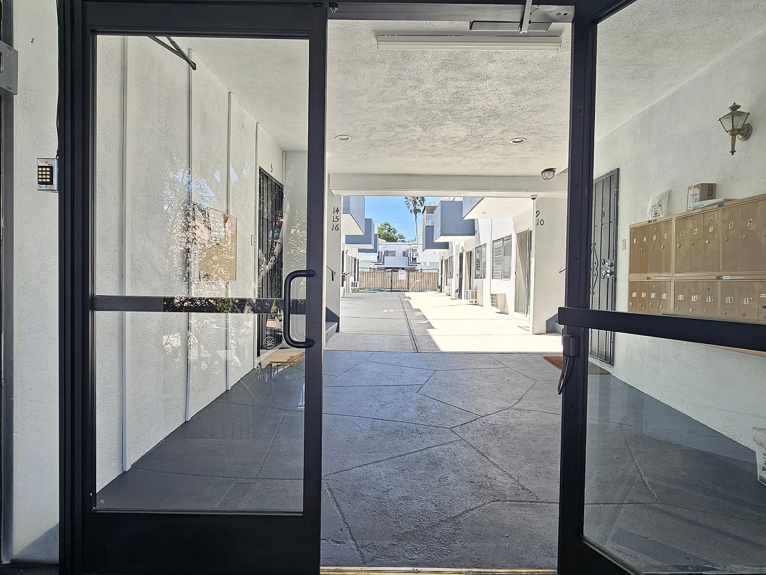 1 bed, 750 sqft, $1,995 — Photo 2