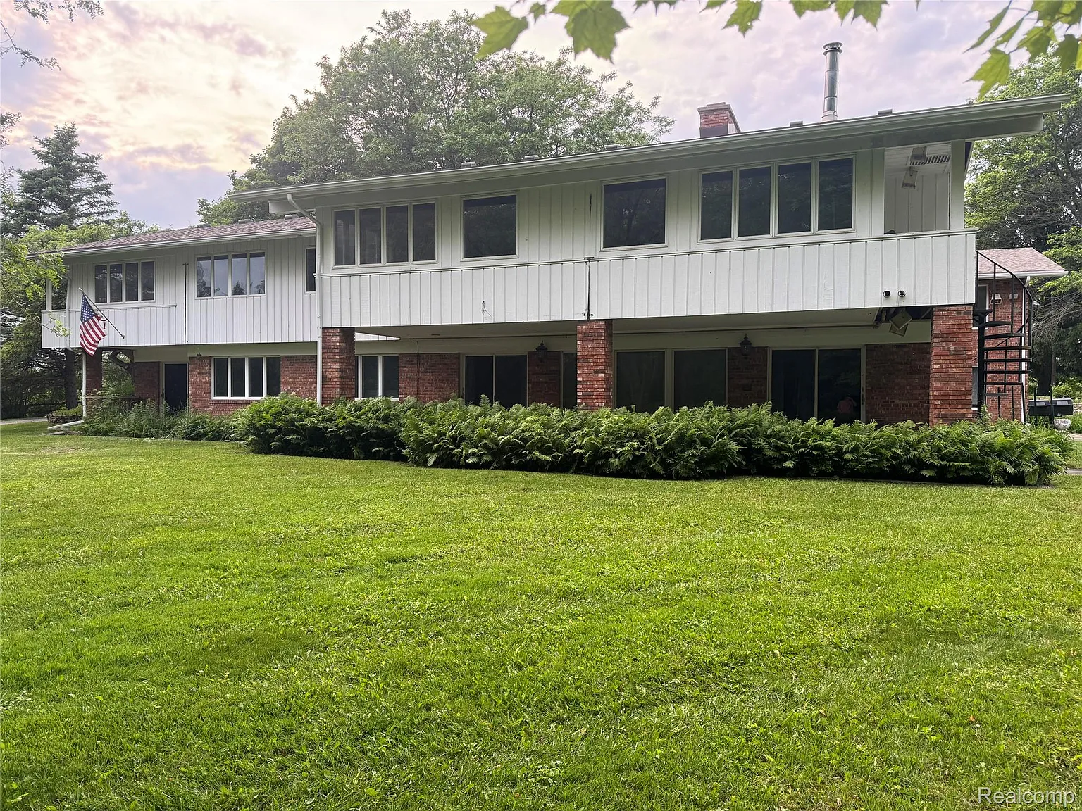 4355 S Lapeer Rd photo 1