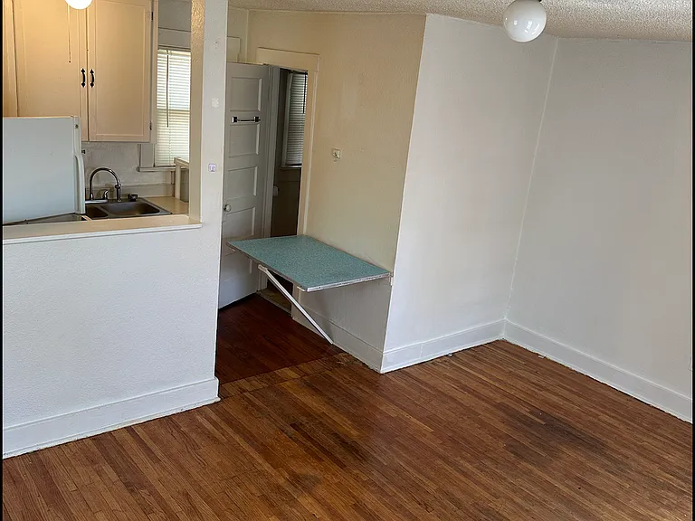 234 Santa Fe Ave #6 — Photo 2