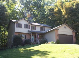 716 King Beach Dr, Howard, OH 43028
