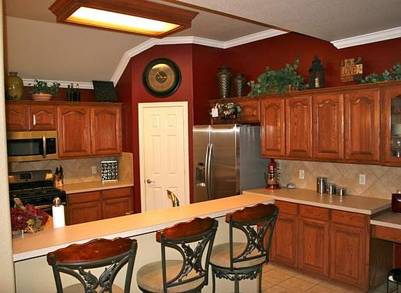 5th image of 6104 Huntington Dr