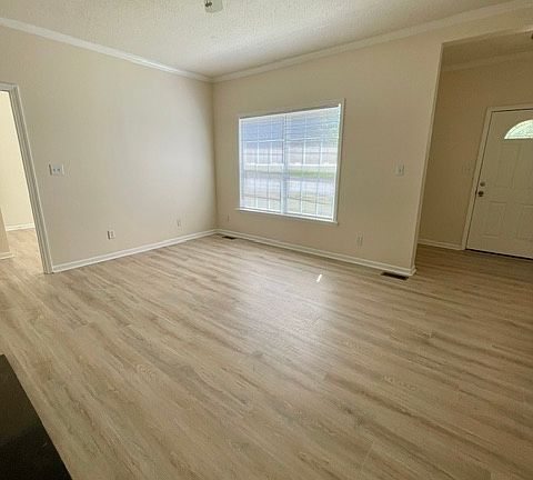 3rd image of 17 Cady Ct