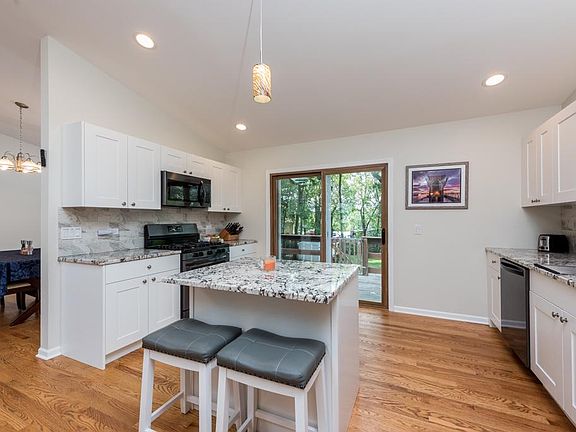 3rd image of 25290 W Newberry Ln