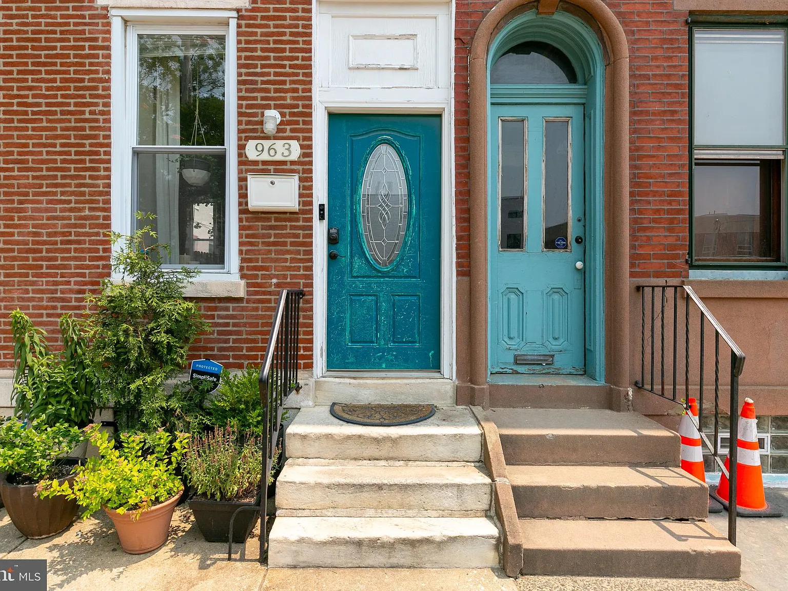 3 bed, 3.5 bath, 2247 sqft, $3,300 — Photo 3