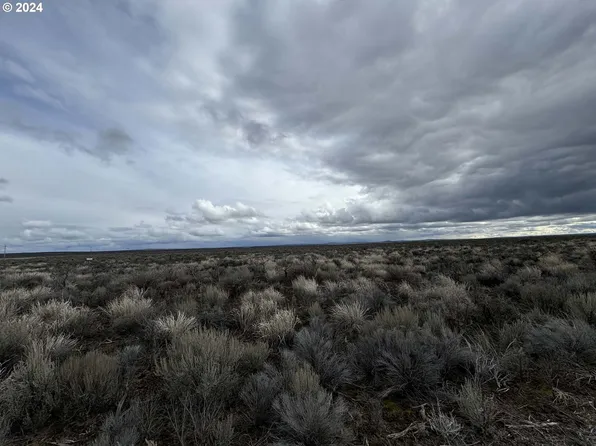 Lost Forest Ln #800, Christmas Valley, OR 97641