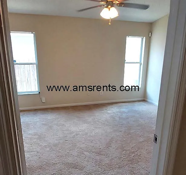1812 Concord Dr — Photo 13