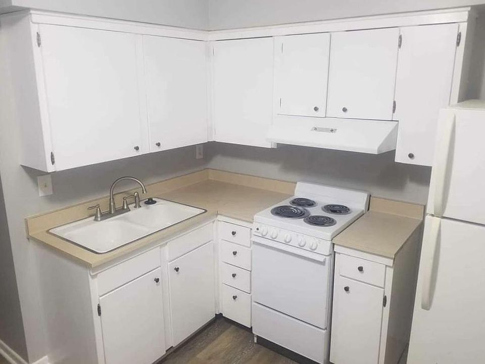 2nd image of 35 W Duncan St #6
