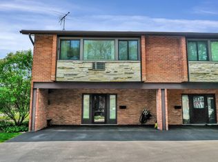 1341 Greenwillow Ln UNIT A, Glenview, IL 60025