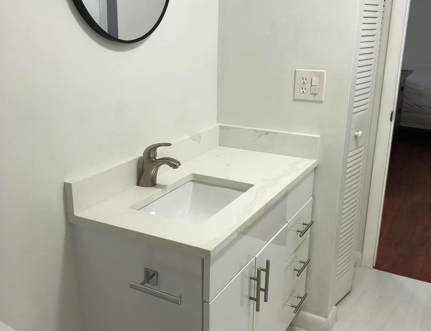 2 bed, 2.0 bath, 936 sqft, $2,195 — Photo 3