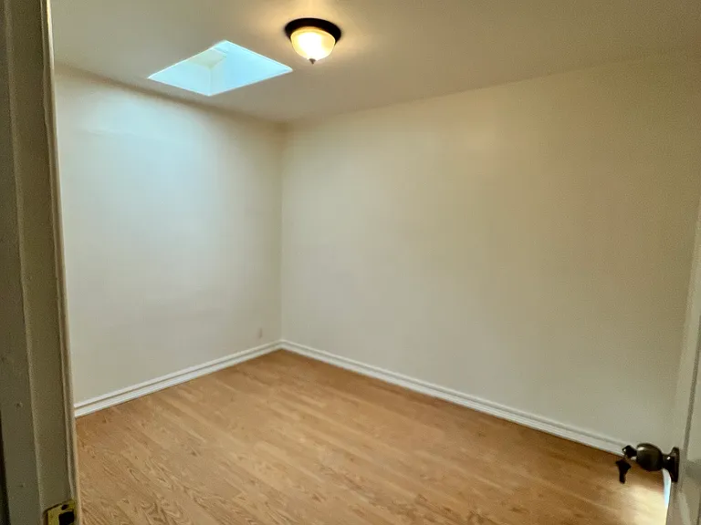 2217 Lincoln St — Photo 8
