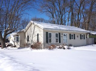 7402 Randy Rd, Machesney Park, IL 61115