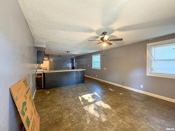 5th image of 3033 N Atlantic Ave