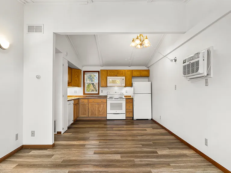 512 S Main St #2 — Photo 3