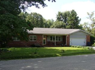804 Barkley Dr, Mountain Grove, MO 65711