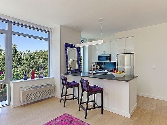 3rd image of 180 Myrtle Ave APT 5A