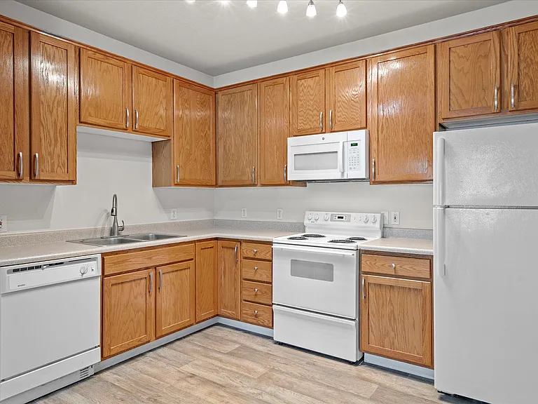 Chinook Way Apartments — Photo 78