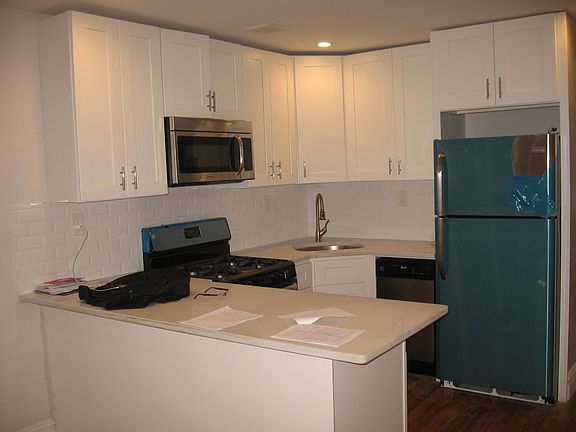4th image of 10936 143rd St