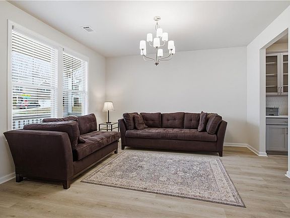 5th image of 2131 Landsburg Way