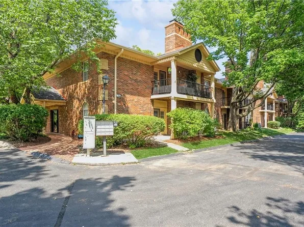 1209 50th St APT 9, West Des Moines, IA 50266