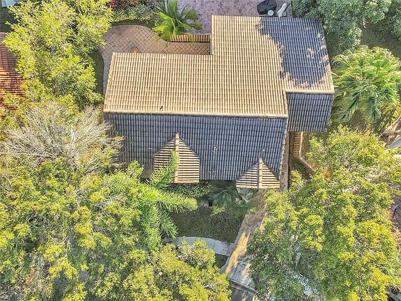 2nd image of 10660 NW 17th Pl