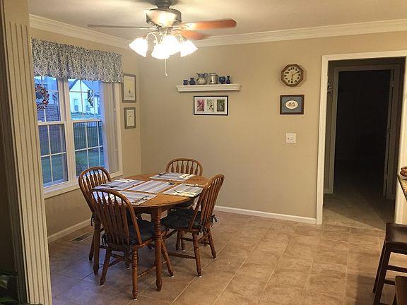 4th image of 2603 Hedgerow Ln