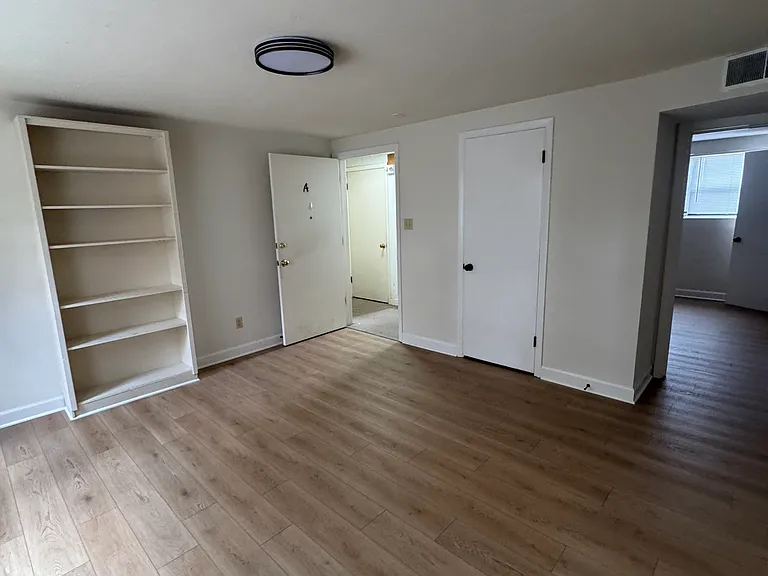 1504 Parkade Blvd #A — Photo 10