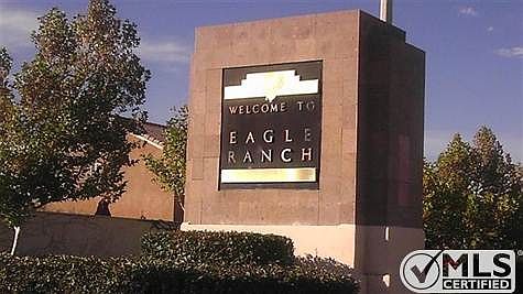 Welcome to Eagle Ranch, close to shopping restaurants, so convenient!