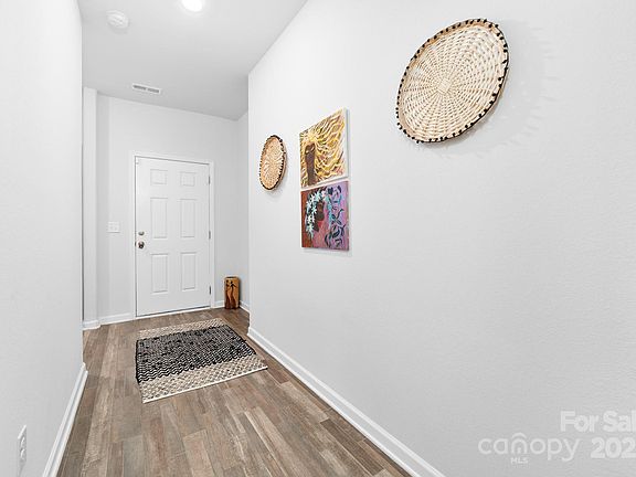 4th image of 8416 Highgate Dr