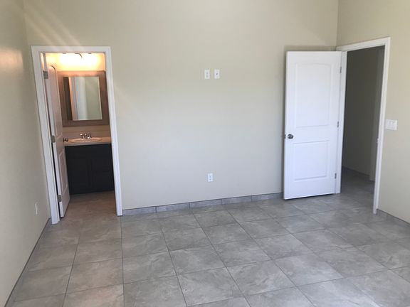 4th image of 351 W Veterans Blvd