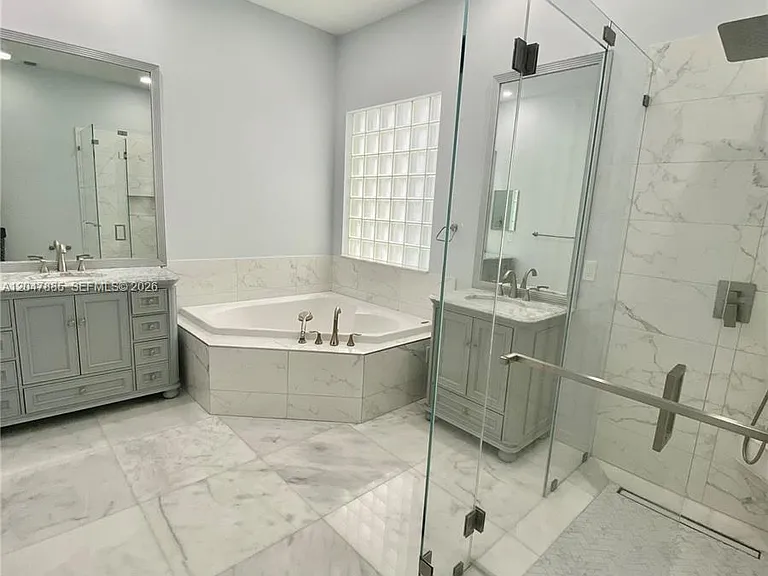 628 SW 168th Ter — Photo 19