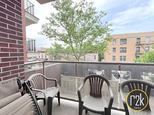 Rented by Realty 2000 Corp | media 9